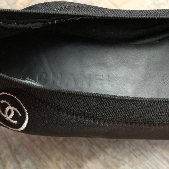 Chanel Black Leather & Patent Toe Flat size 39 - Picture 2 of 4